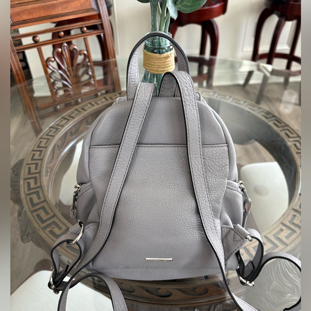 🩶🩶REBECCA MINKOFF SMALL JULIAN DOVE GREY PEBBLED LEATHER BACKPACK!🩶🩶 - Picture 2 of 8
